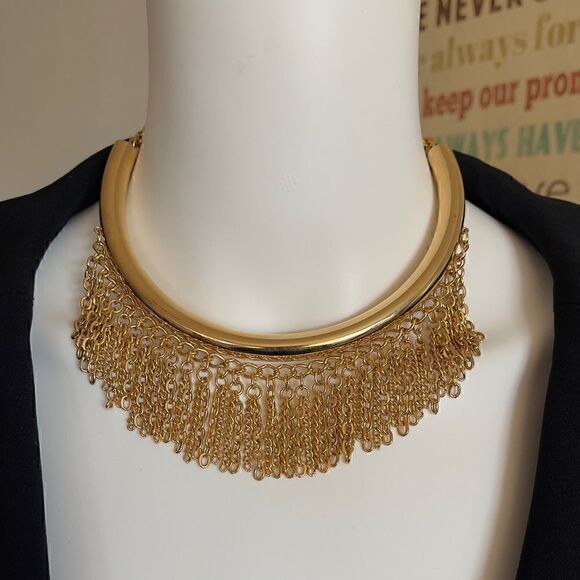 Gold tone vintage choker necklace and clip on earring set